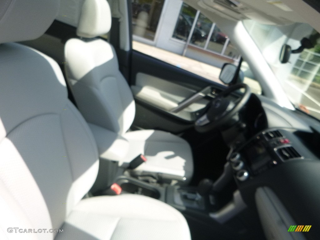 2018 Forester 2.5i Premium - Dark Gray Metallic / Platinum photo #10