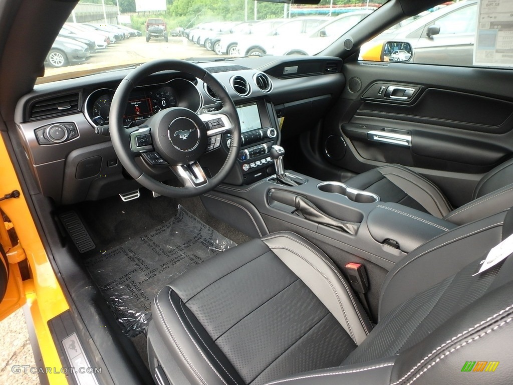 Ebony Interior 2018 Ford Mustang GT Premium Fastback Photo #128064629