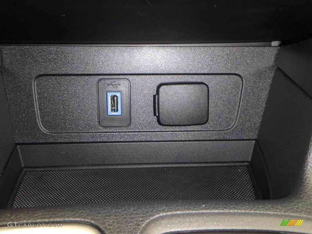 2018 Escape S - Ingot Silver / Charcoal Black photo #13