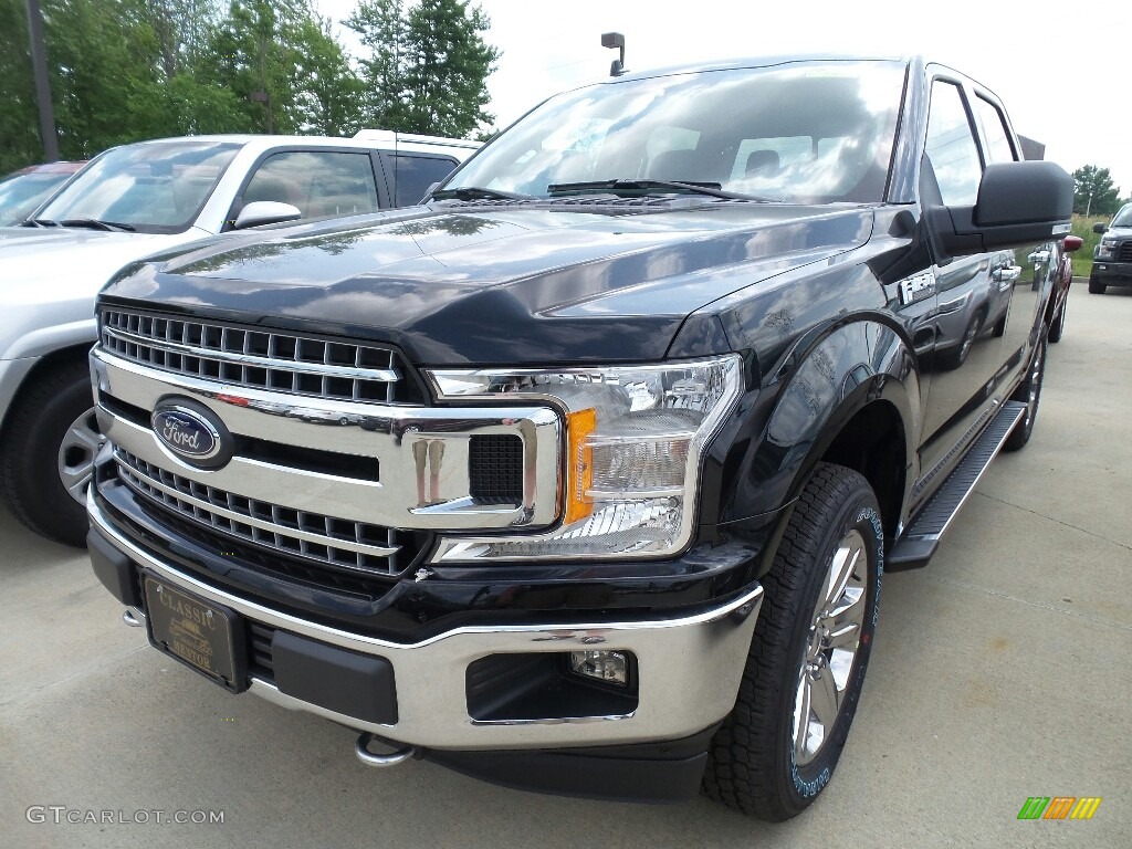 2018 F150 XLT SuperCrew 4x4 - Shadow Black / Earth Gray photo #1