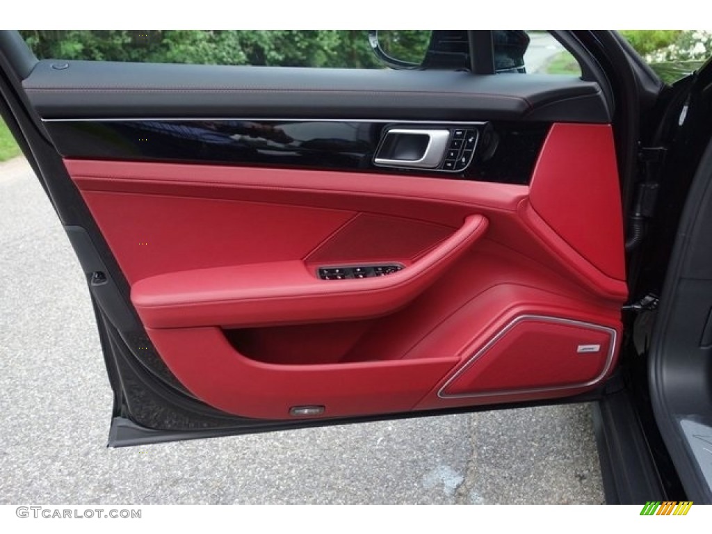 2018 Porsche Panamera 4S Black/Bordeaux Red Door Panel Photo #128067767