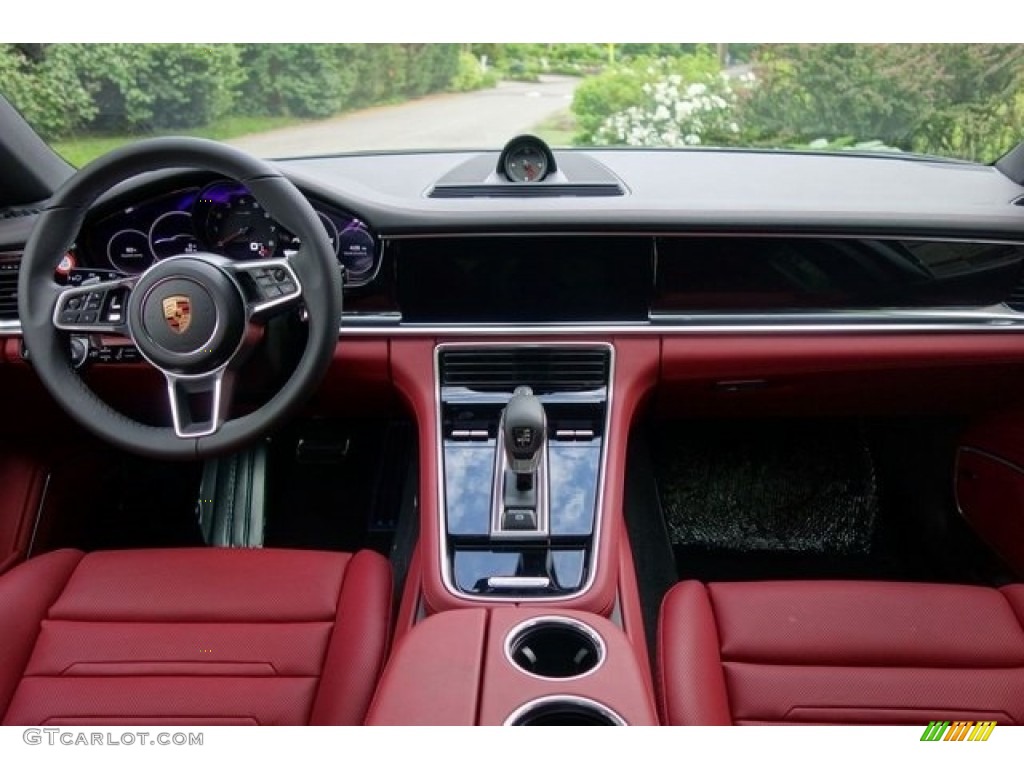 2018 Porsche Panamera 4S Black/Bordeaux Red Dashboard Photo #128067839