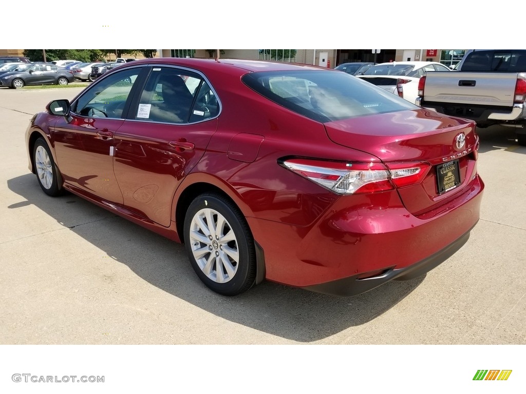 2018 Camry LE - Ruby Flare Pearl / Black photo #2