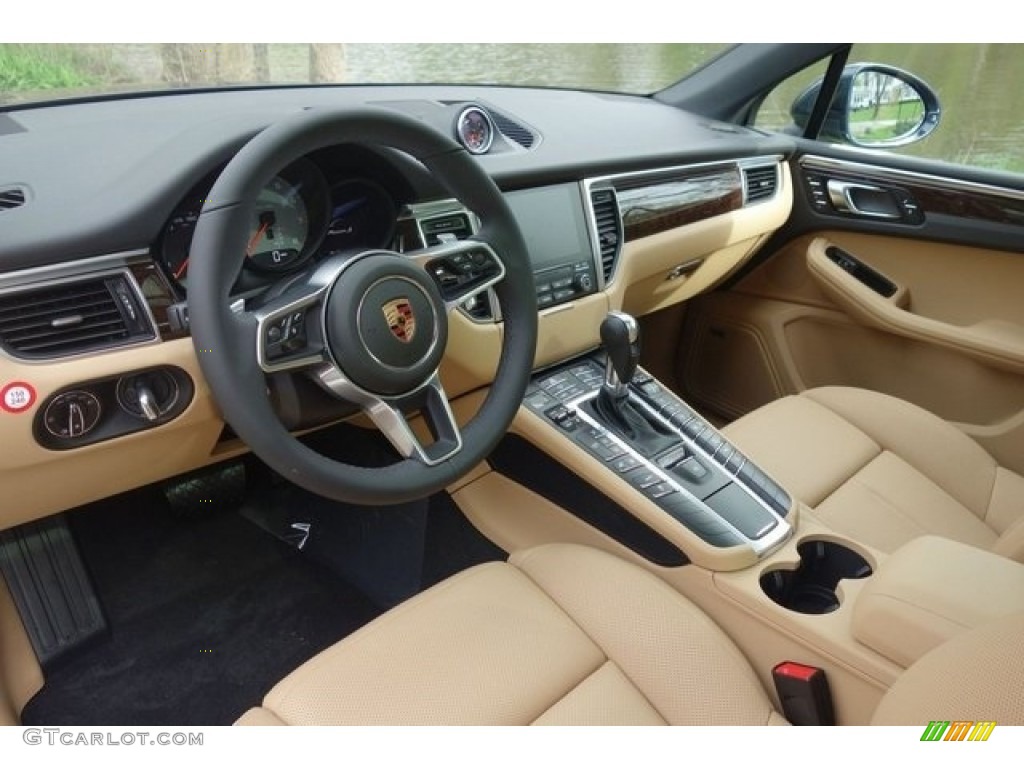 Black/Luxor Beige Interior 2018 Porsche Macan S Photo #128070326
