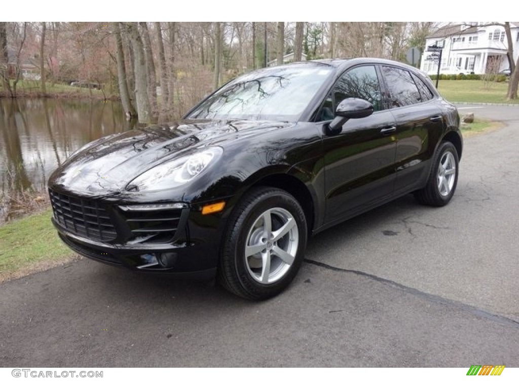 Black 2018 Porsche Macan Standard Macan Model Exterior Photo #128071799