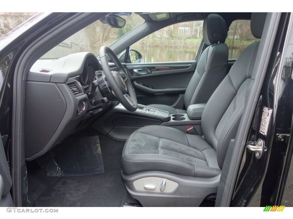 Black Interior 2018 Porsche Macan Standard Macan Model Photo #128071937