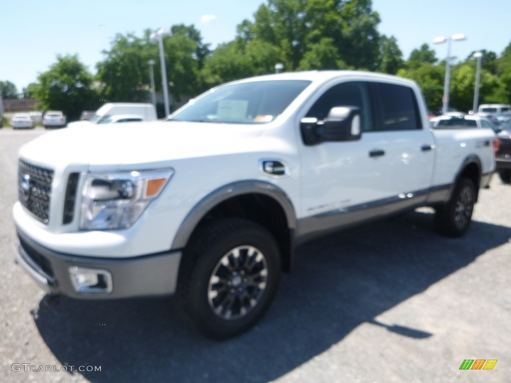 2018 TITAN XD SV Crew Cab 4x4 - Pearl White / Black photo #8