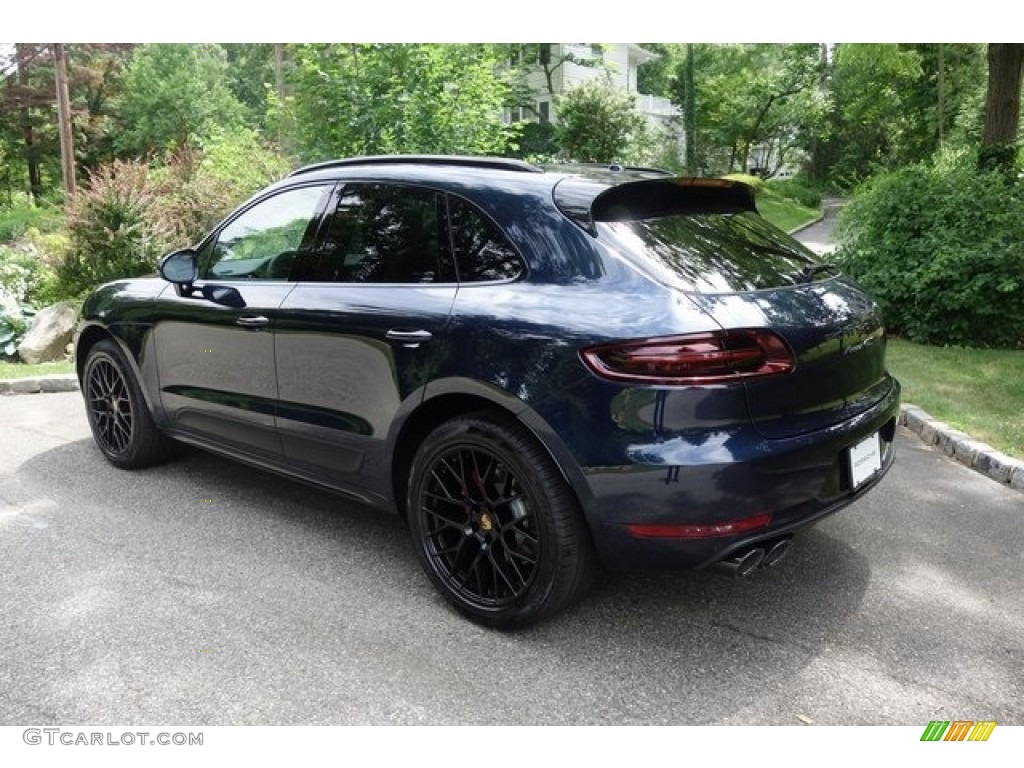 2018 Macan GTS - Night Blue Metallic / Black photo #4