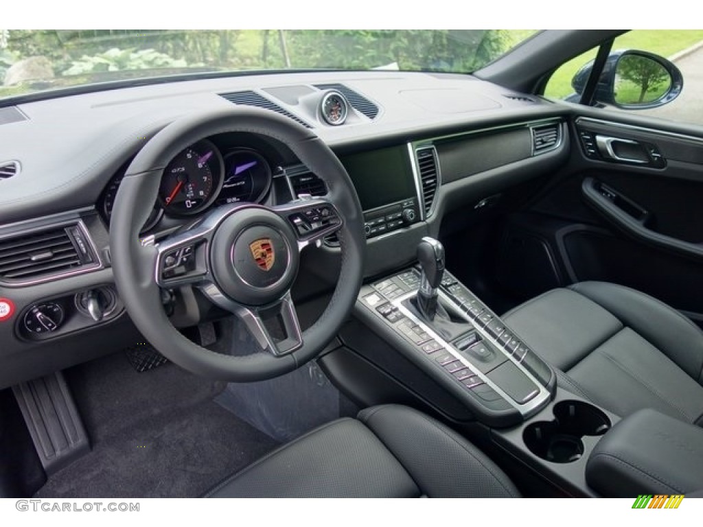 2018 Macan GTS - Night Blue Metallic / Black photo #9