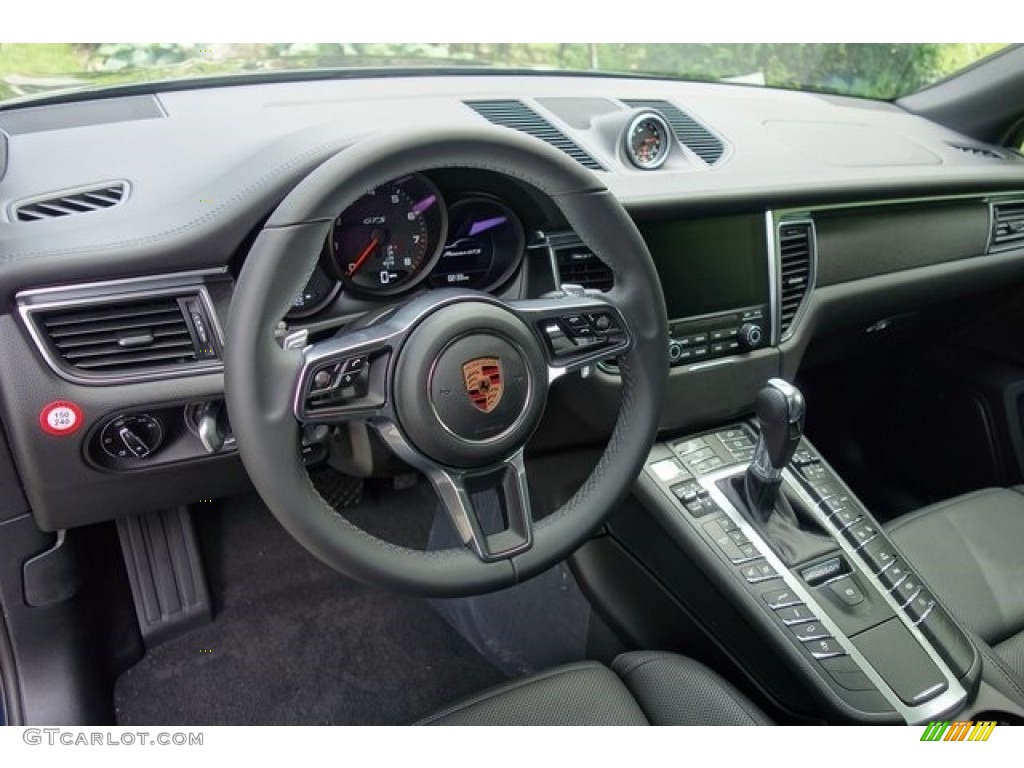 2018 Macan GTS - Night Blue Metallic / Black photo #19