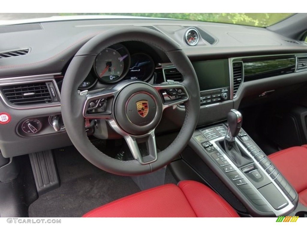 2018 Porsche Macan S Black/Garnet Red Dashboard Photo #128078122