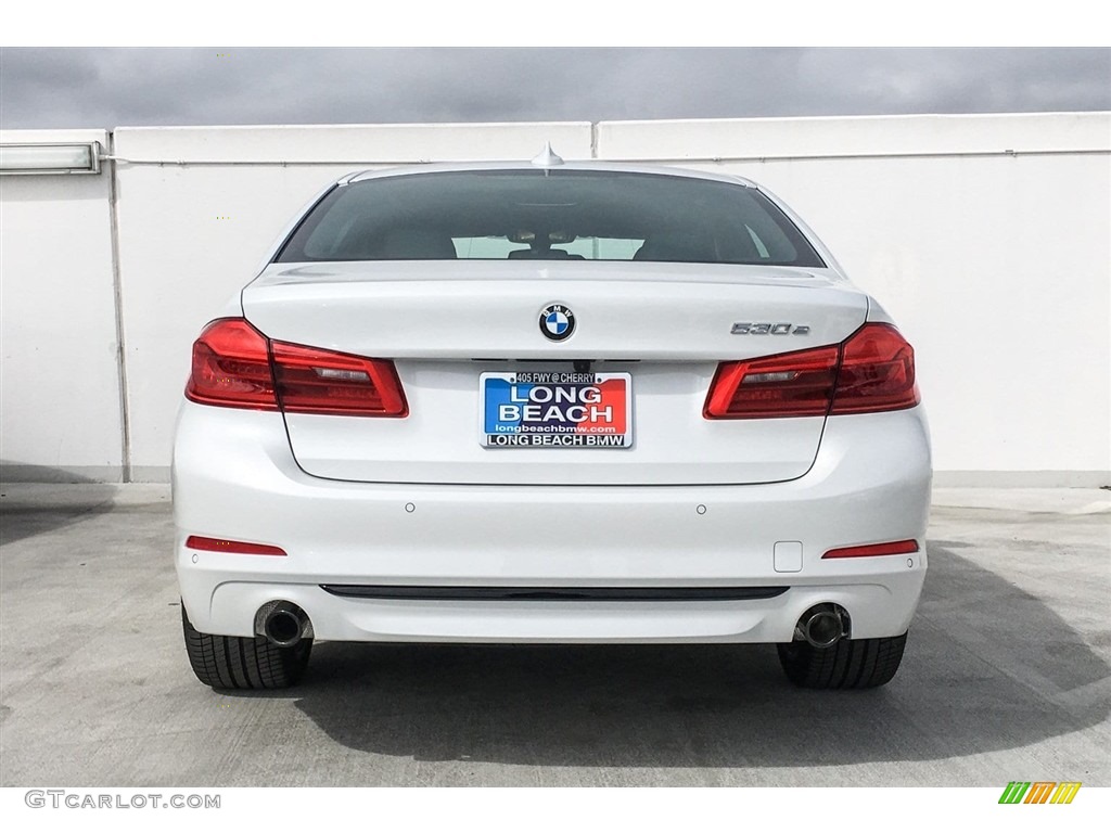 2018 5 Series 530e iPerfomance Sedan - Mineral White Metallic / Black photo #4