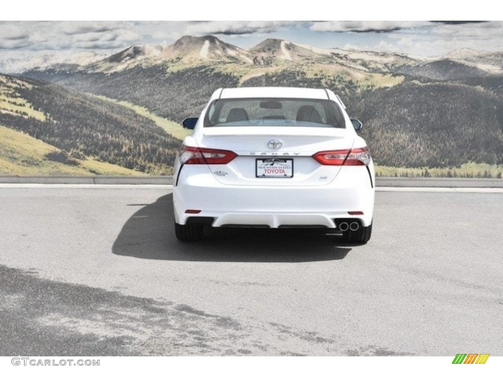 2018 Camry SE - Super White / Ash photo #4