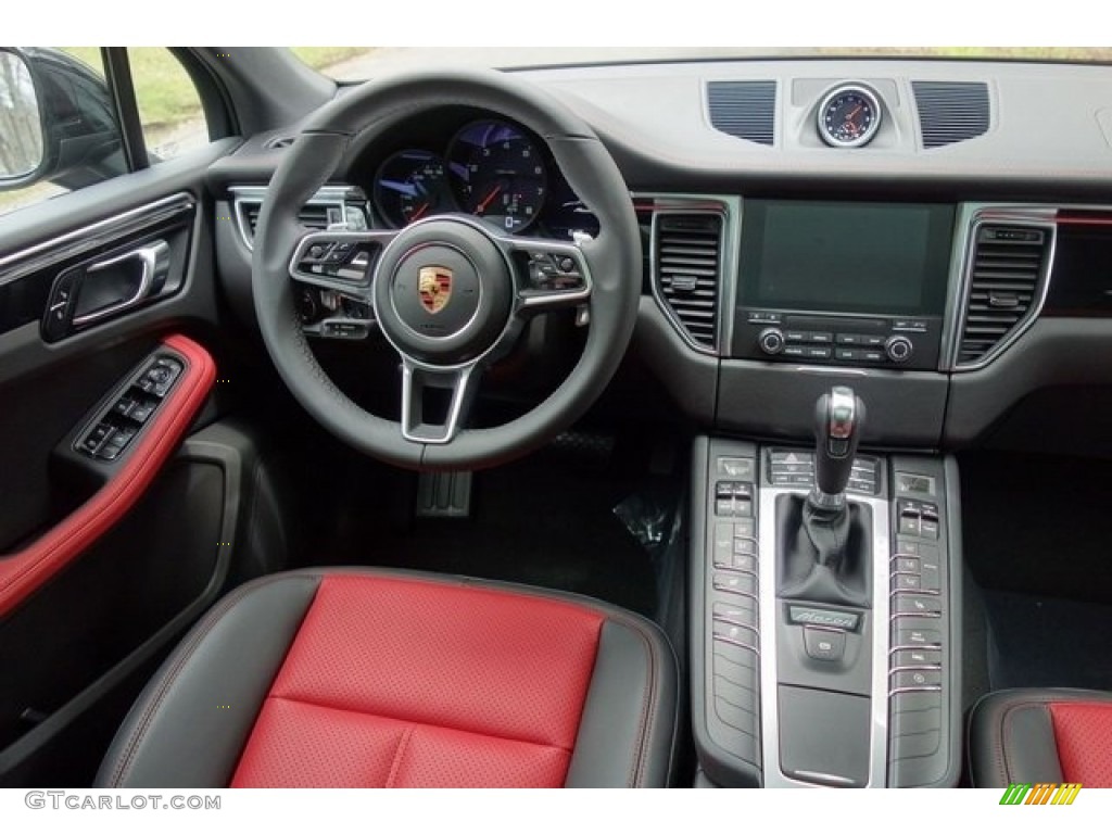 2018 Porsche Macan Standard Macan Model Black/Garnet Red Dashboard Photo #128081269