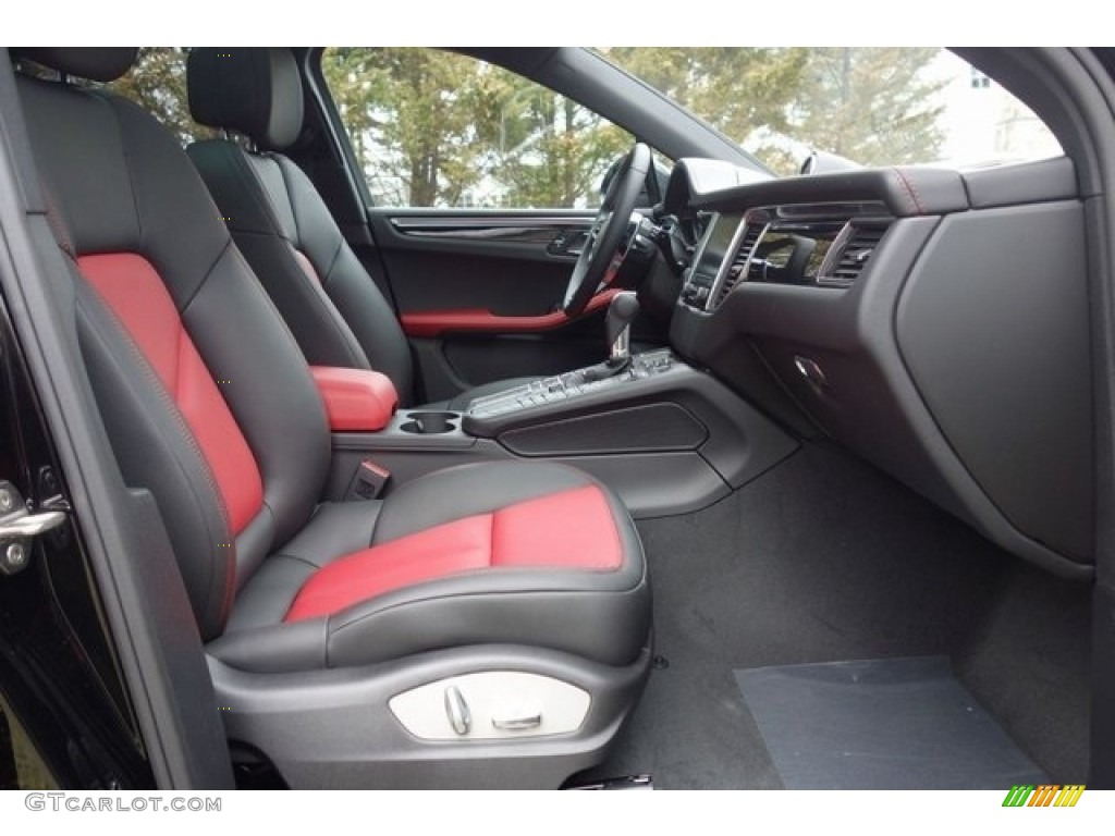 Black/Garnet Red Interior 2018 Porsche Macan Standard Macan Model Photo #128081341