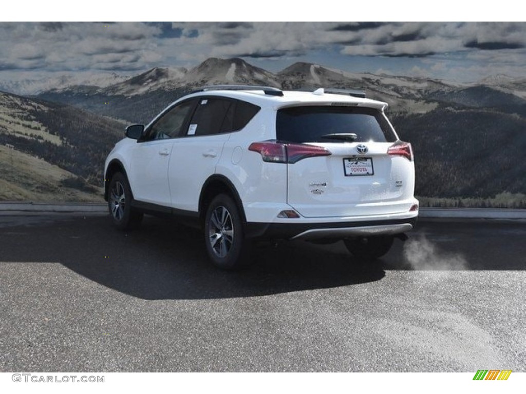 2018 RAV4 XLE - Super White / Black photo #3