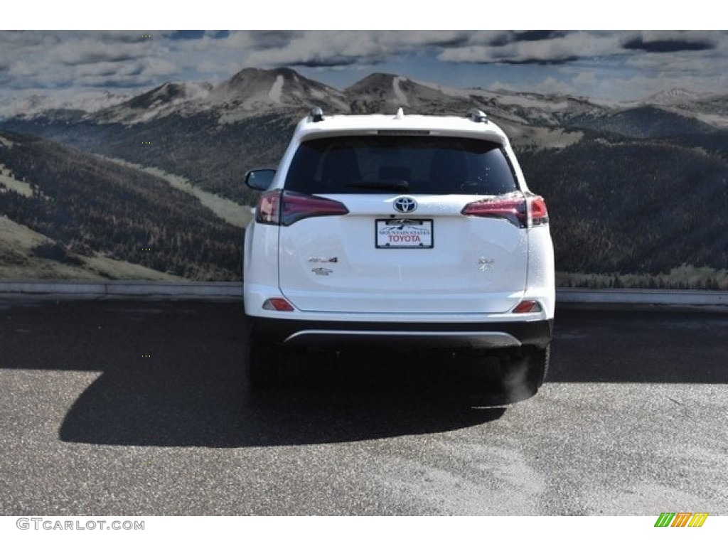 2018 RAV4 XLE - Super White / Black photo #4