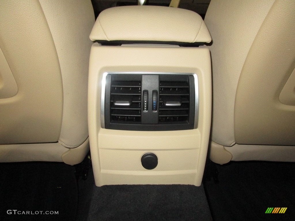 2018 3 Series 330i xDrive Sedan - Jet Black / Venetian Beige photo #21