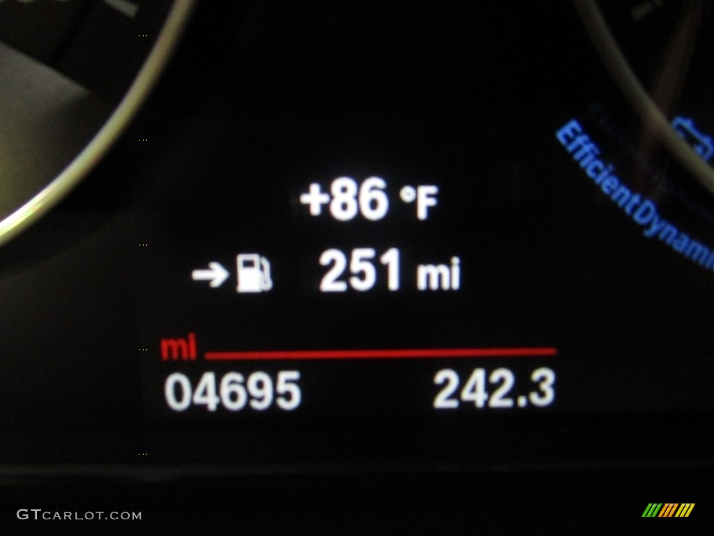 2018 3 Series 330i xDrive Sedan - Jet Black / Venetian Beige photo #26