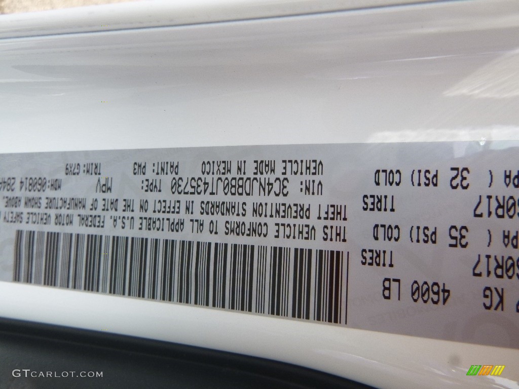 2018 Compass Latitude 4x4 - White / Black photo #15