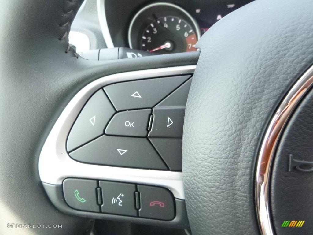 2018 Compass Latitude 4x4 - White / Black photo #19