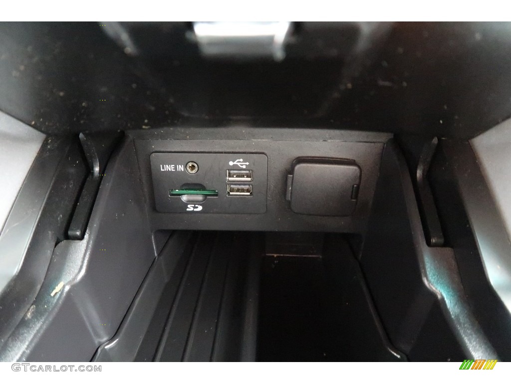 2015 Explorer XLT 4WD - Ingot Silver / Charcoal Black photo #4