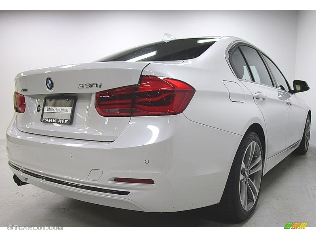 2018 3 Series 330i xDrive Sedan - Mineral White Metallic / Coral Red photo #5