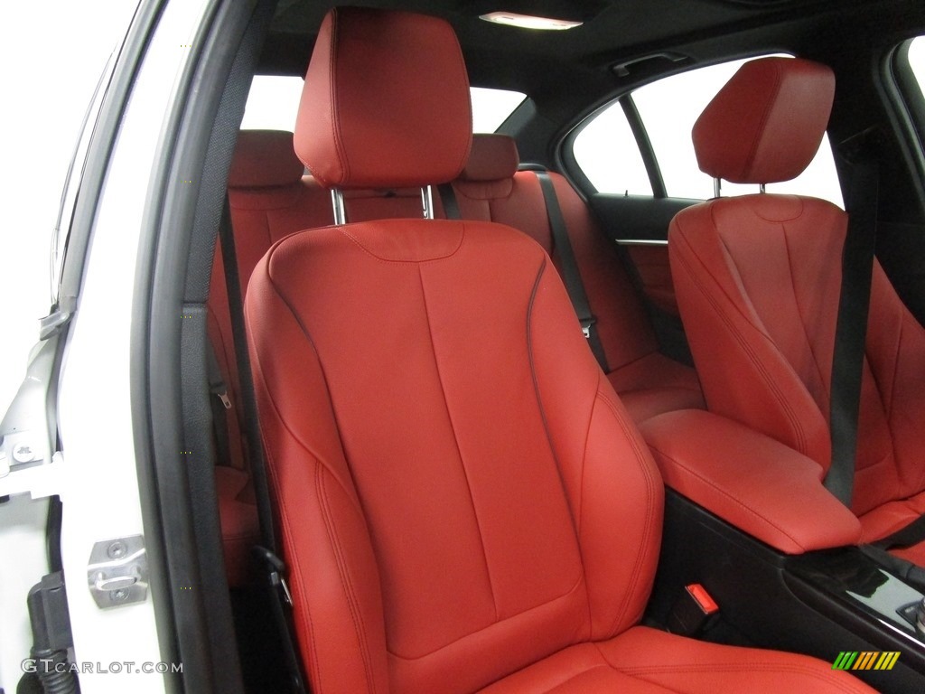 2018 3 Series 330i xDrive Sedan - Mineral White Metallic / Coral Red photo #17
