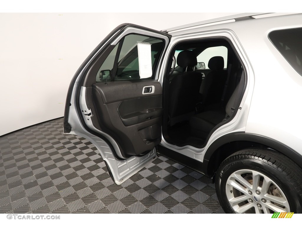 2015 Explorer XLT 4WD - Ingot Silver / Charcoal Black photo #28