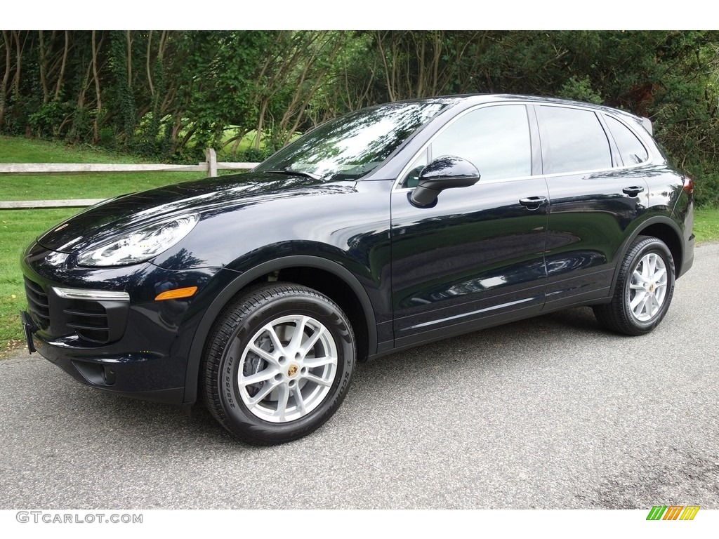 Moonlight Blue Metallic Porsche Cayenne