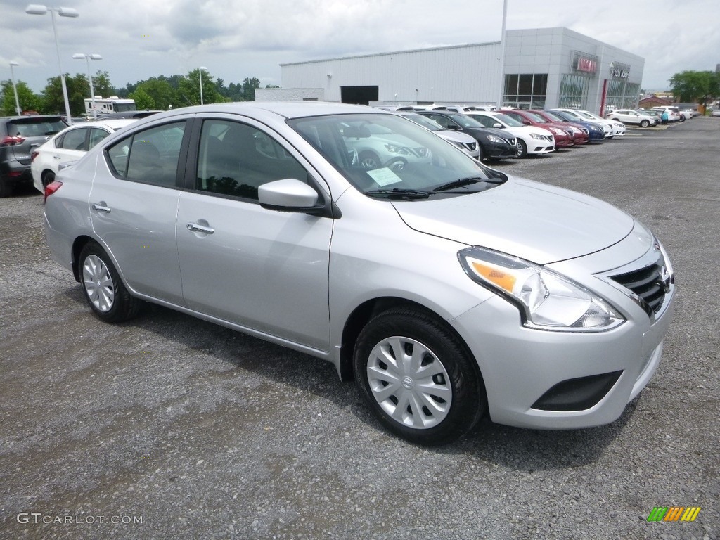 2018 Versa SV - Brilliant Silver / Charcoal photo #1