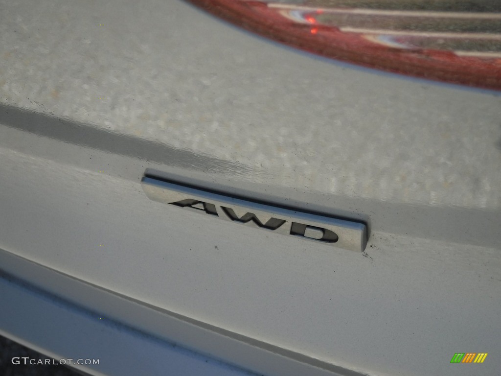 2015 Tucson GLS AWD - Diamond Silver / Black photo #8