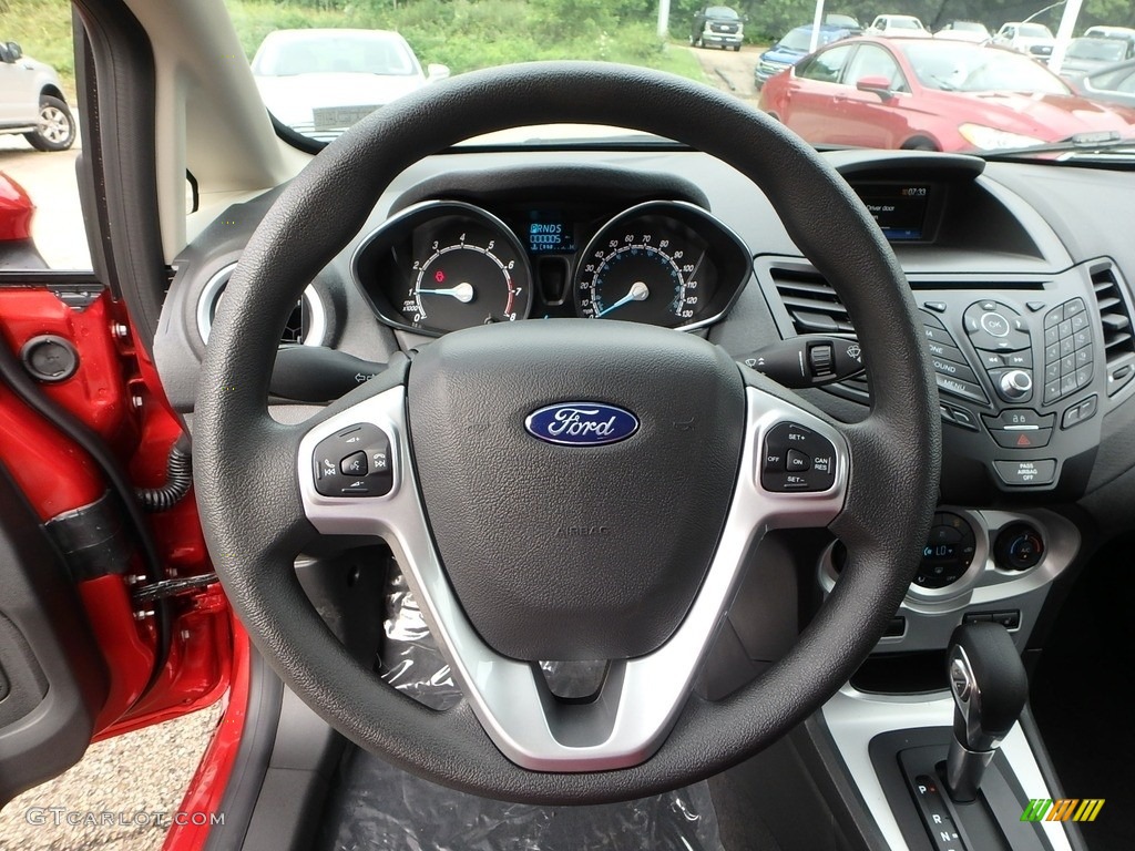 2018 Ford Fiesta SE Sedan Charcoal Black Steering Wheel Photo #128136343
