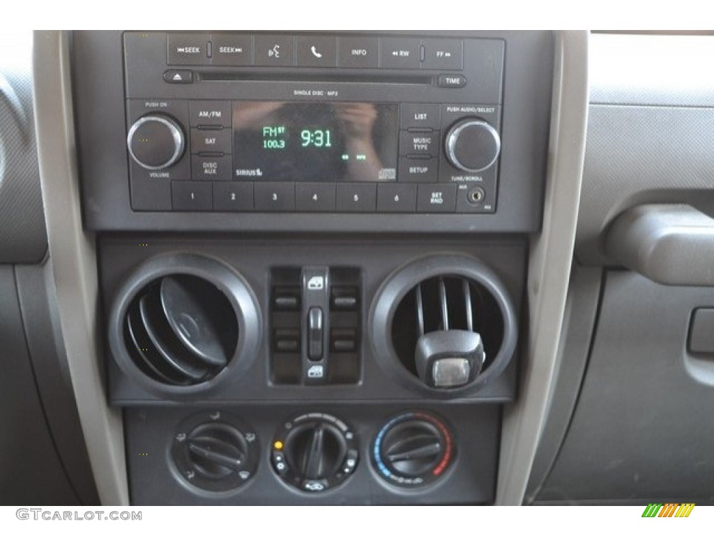 2010 Wrangler Unlimited Rubicon 4x4 - Natural Green Pearl / Dark Khaki/Medium Khaki photo #11