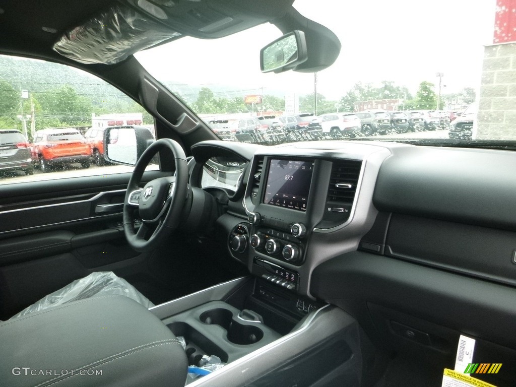2019 1500 Big Horn Crew Cab 4x4 - Bright White / Black photo #13