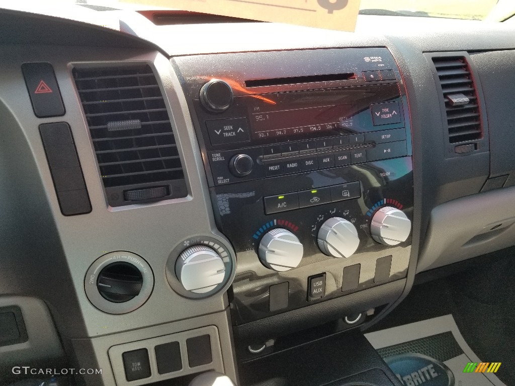 2013 Tundra Double Cab 4x4 - Silver Sky Metallic / Graphite photo #27