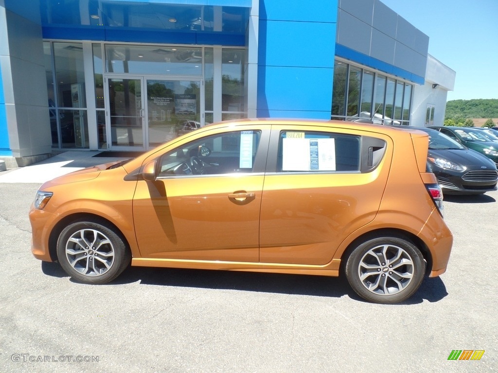 2017 Sonic LT Hatchback - Orange Burst Metallic / Jet Black photo #8