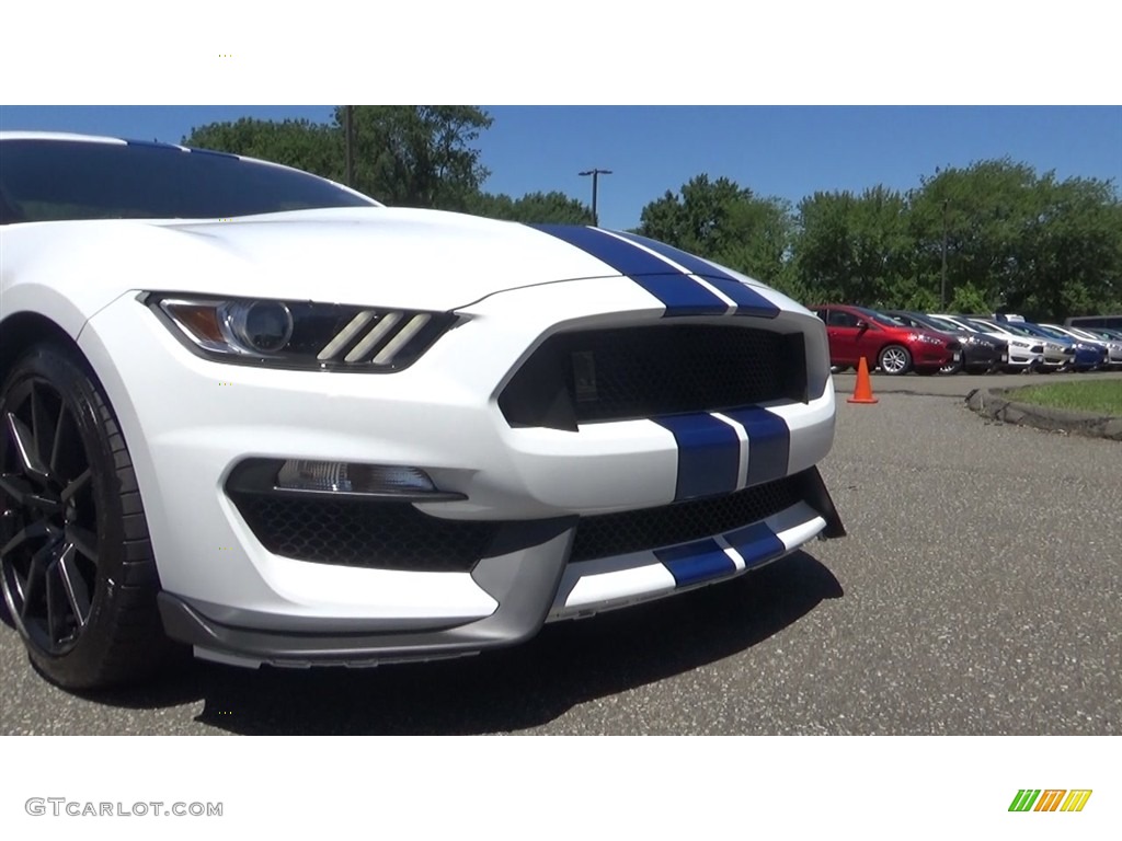 2018 Mustang Shelby GT350 - Oxford White / GT350 Ebony Recaro Cloth/Miko Suede photo #28