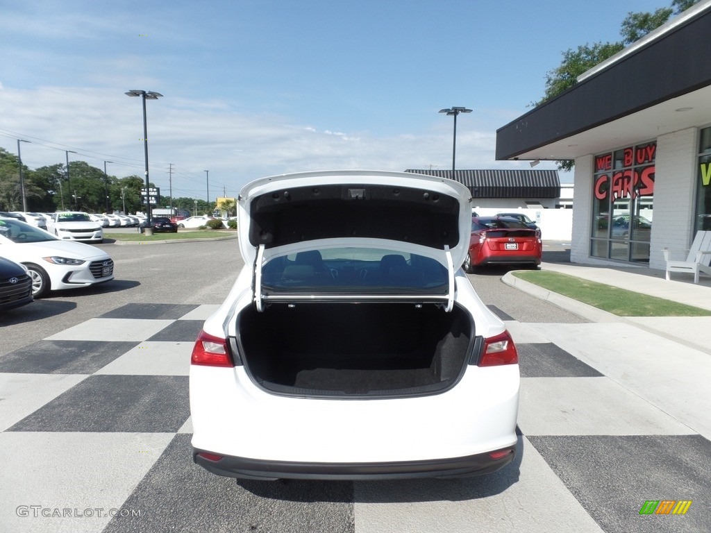 2018 Malibu LT - Summit White / Jet Black photo #5
