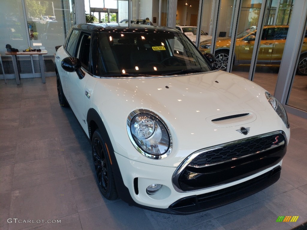 2019 Clubman Cooper S All4 - Pepper White / Carbon Black photo #1