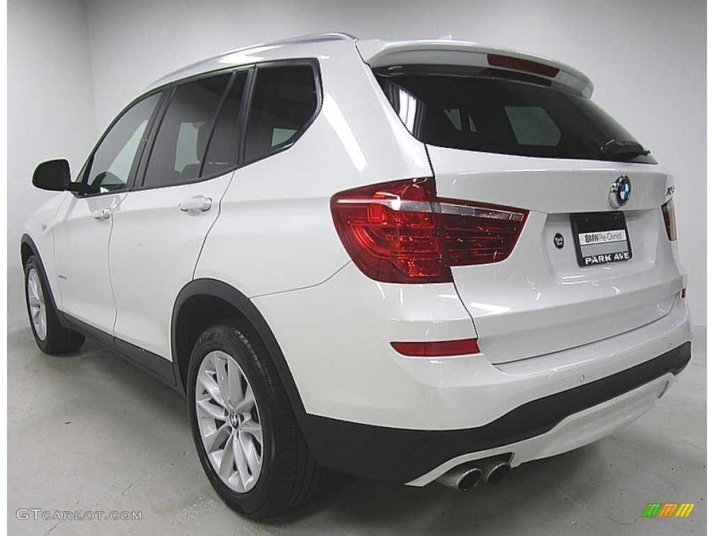 2016 X3 xDrive28i - Mineral White Metallic / Sand Beige photo #3