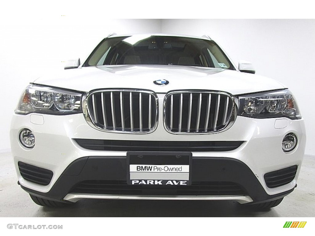 2016 X3 xDrive28i - Mineral White Metallic / Sand Beige photo #9