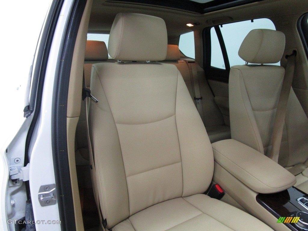 2016 X3 xDrive28i - Mineral White Metallic / Sand Beige photo #11