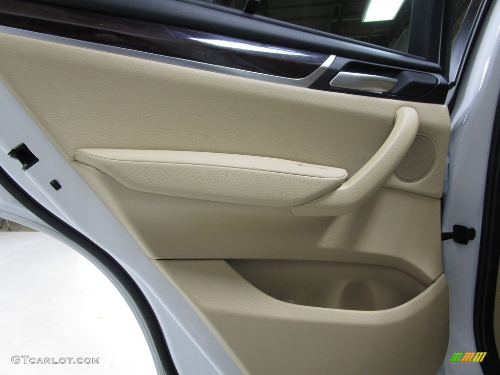 2016 X3 xDrive28i - Mineral White Metallic / Sand Beige photo #13