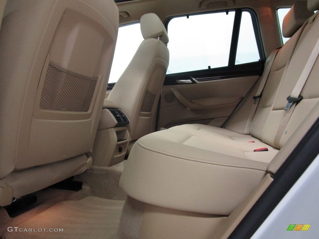2016 X3 xDrive28i - Mineral White Metallic / Sand Beige photo #15