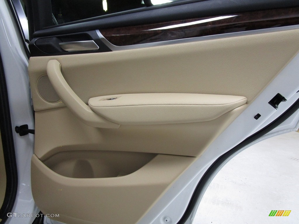 2016 X3 xDrive28i - Mineral White Metallic / Sand Beige photo #19