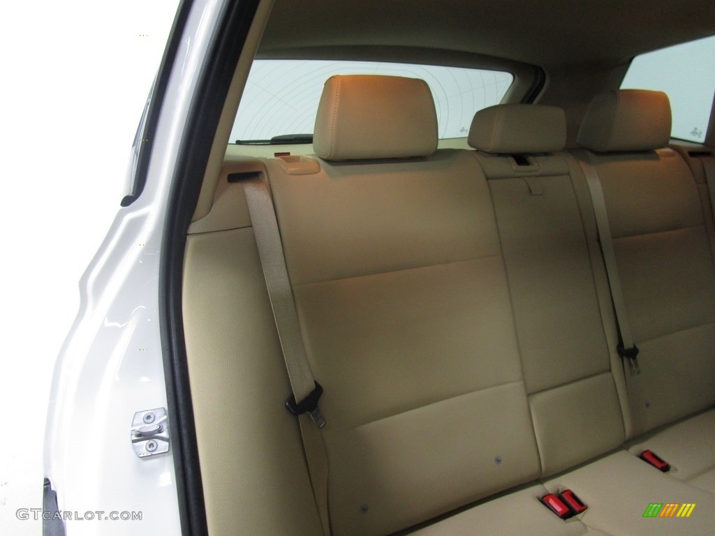 2016 X3 xDrive28i - Mineral White Metallic / Sand Beige photo #20