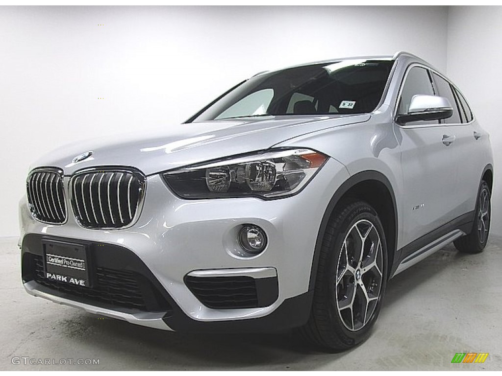 2018 X1 xDrive28i - Glacier Silver Metallic / Black photo #1