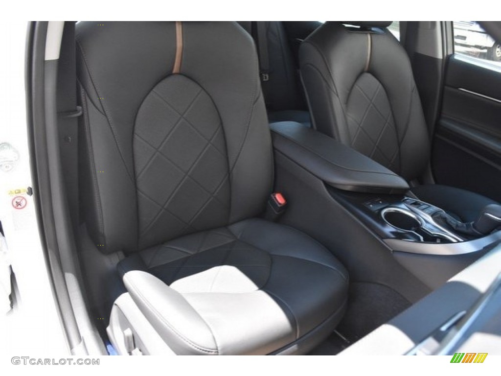 2018 Camry XLE - Wind Chill Pearl / Black photo #13