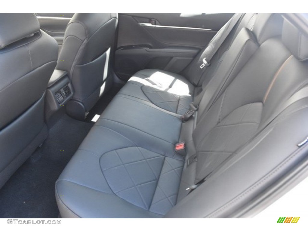 2018 Camry XLE - Wind Chill Pearl / Black photo #15